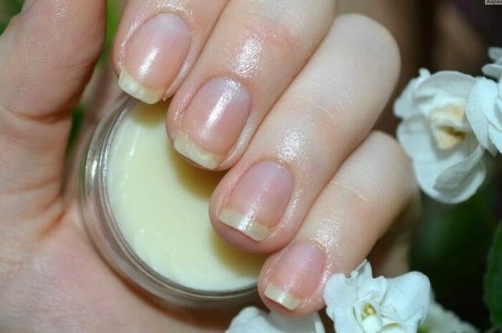 Воск для ногтей рук и кутикул: использование в домашних условиях